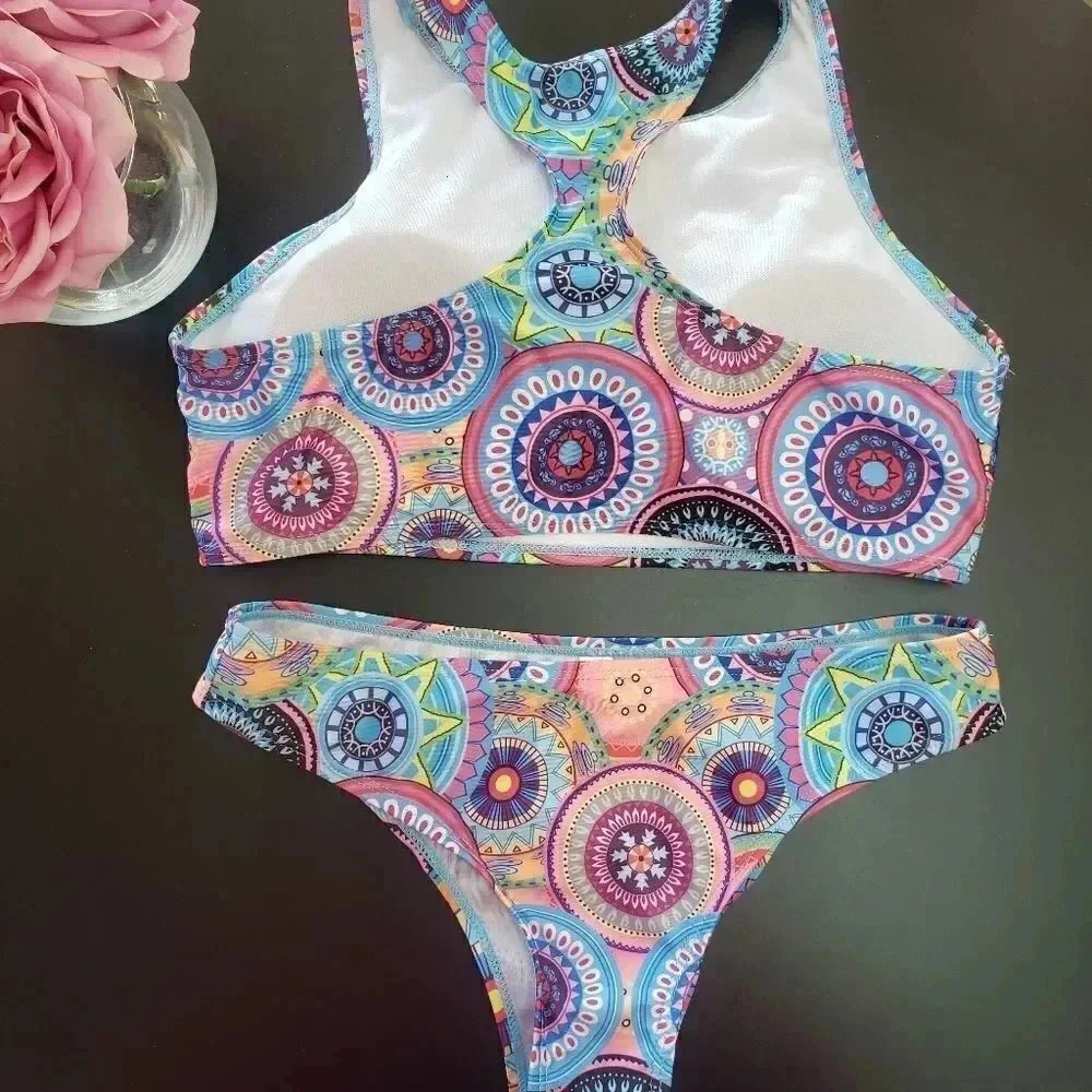Kaleidoscope Pattern 2-Piece Bikini - Picture 6 of 8